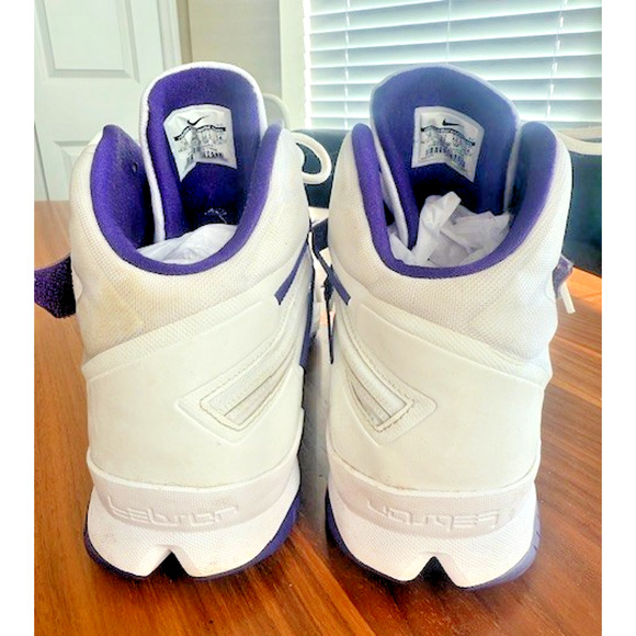Nike Lebron Zoom VIII TB SIZE 16 White And Purple Sneakers Kicks 330/503 - Picture 10 of 16